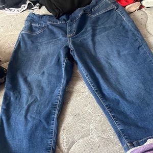 Kinda worn out Kapris still in perfect condition though